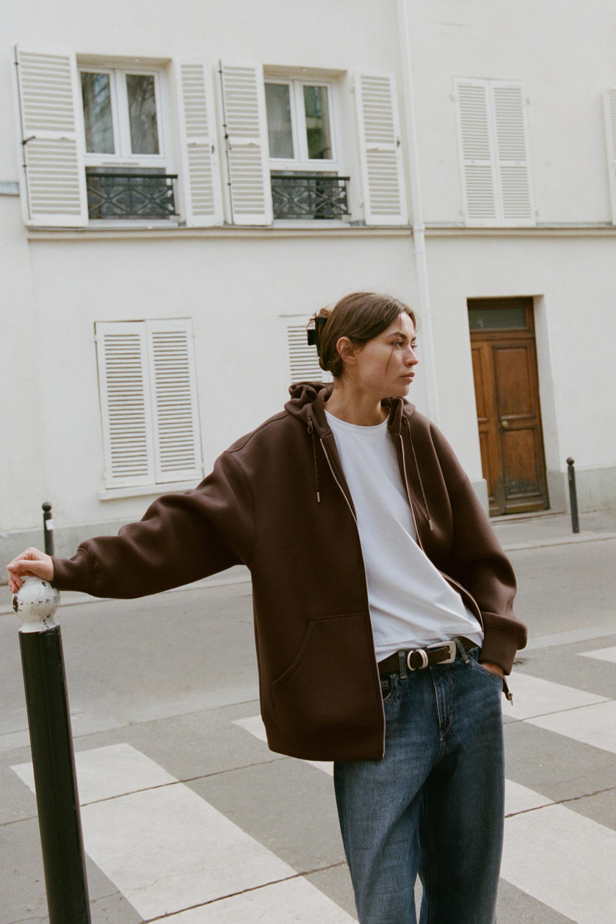 HOODIE WITH DRAWSTRINGS